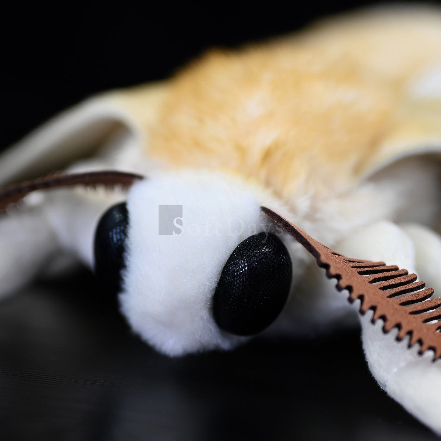 Realistic Domestic Silk Moth Plush Toy – Soft, Lifelike, and Perfect for Nature Lovers