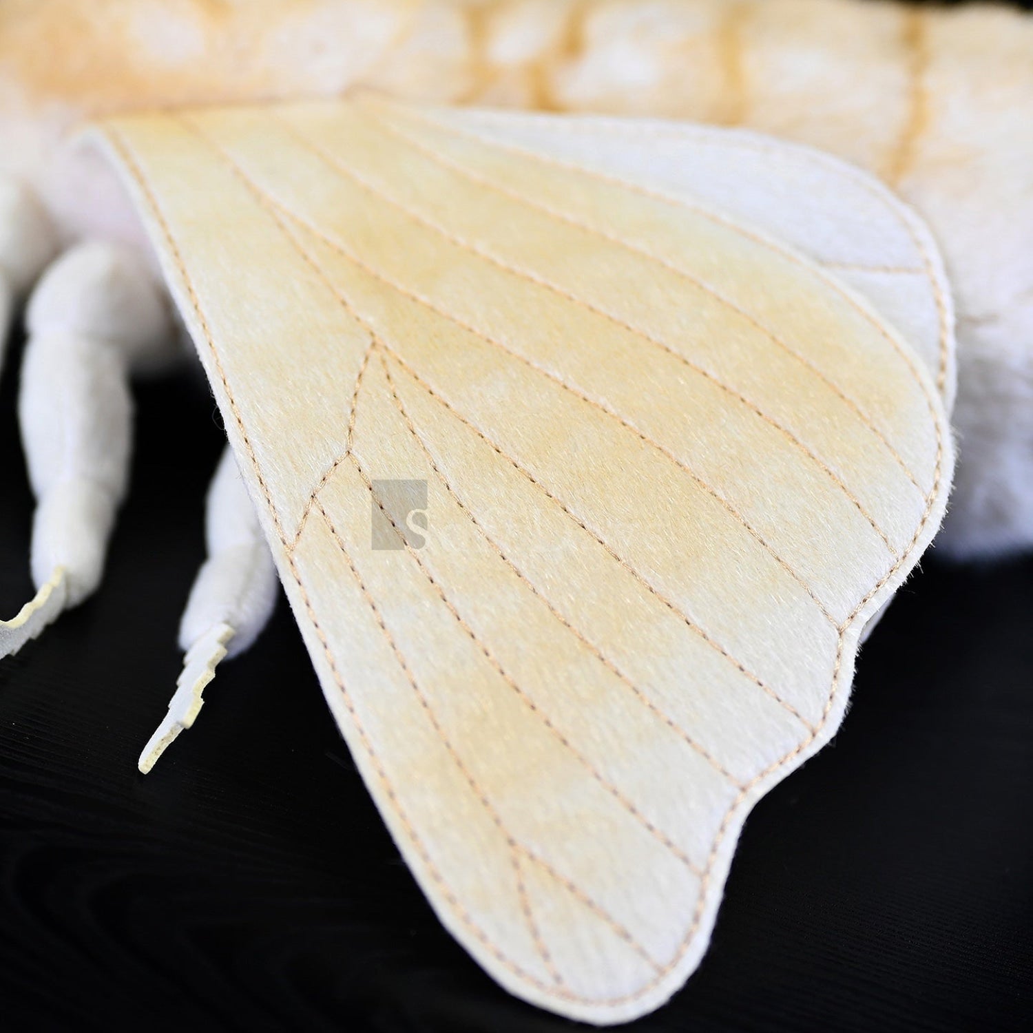 Realistic Domestic Silk Moth Plush Toy – Soft, Lifelike, and Perfect for Nature Lovers