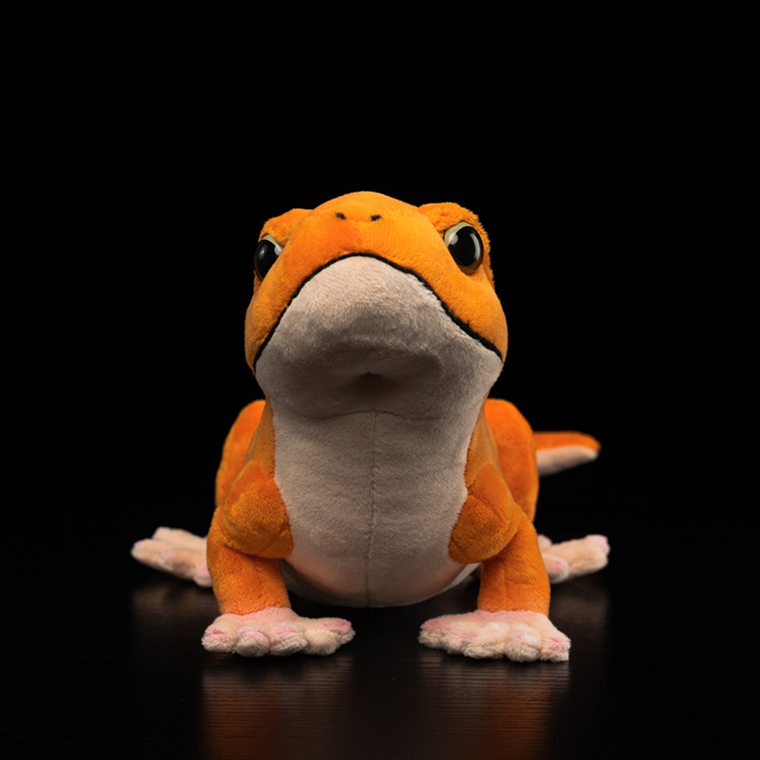 Front view of Amel Patternless African Fat-Tailed Gecko Plush showcasing realistic gecko details and charm