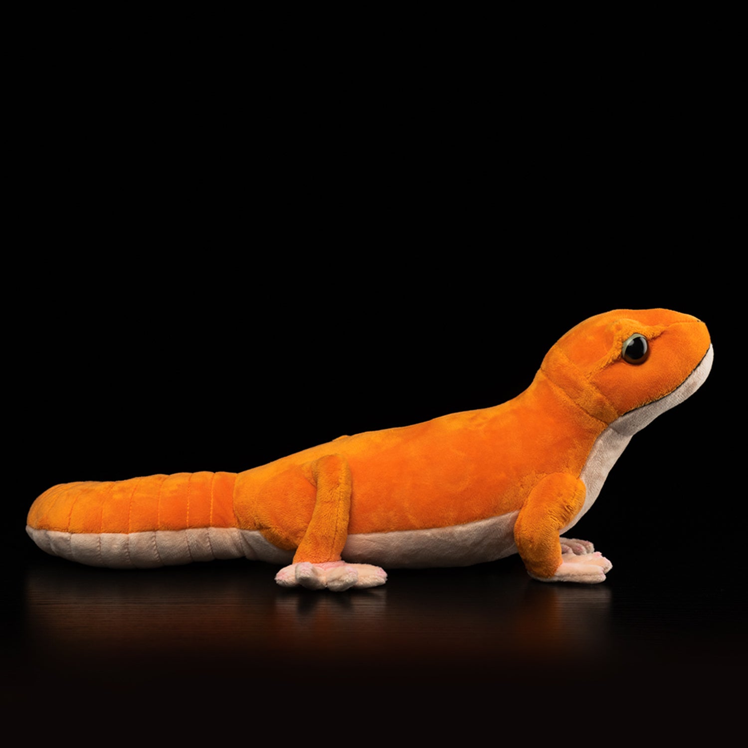 Complete side profile of Amel Patternless African Fat-Tailed Gecko Plush by SoftDaysLab, vibrant and realistic