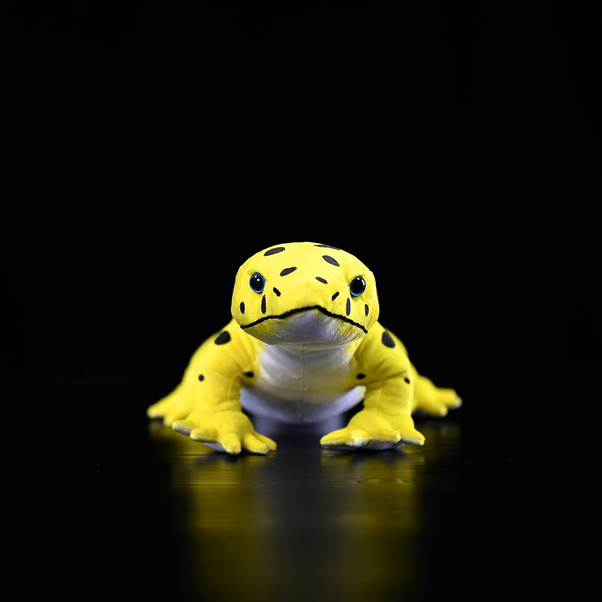 Front-facing Leopard Gecko Plush by SoftDaysLab®, adorable lifelike gecko toy with realistic features